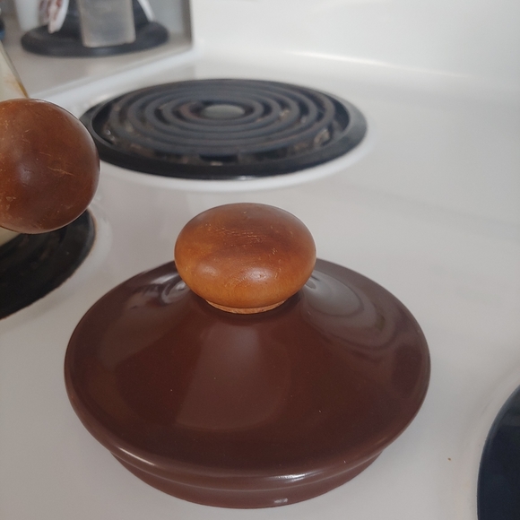 1970's Wheat pattern enamel cooking pot with wood handle - Picture 4 of 5